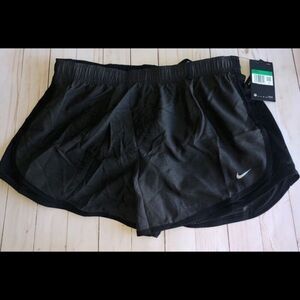 Nike Tempo Dry Fit Shorts mesh sides Size L